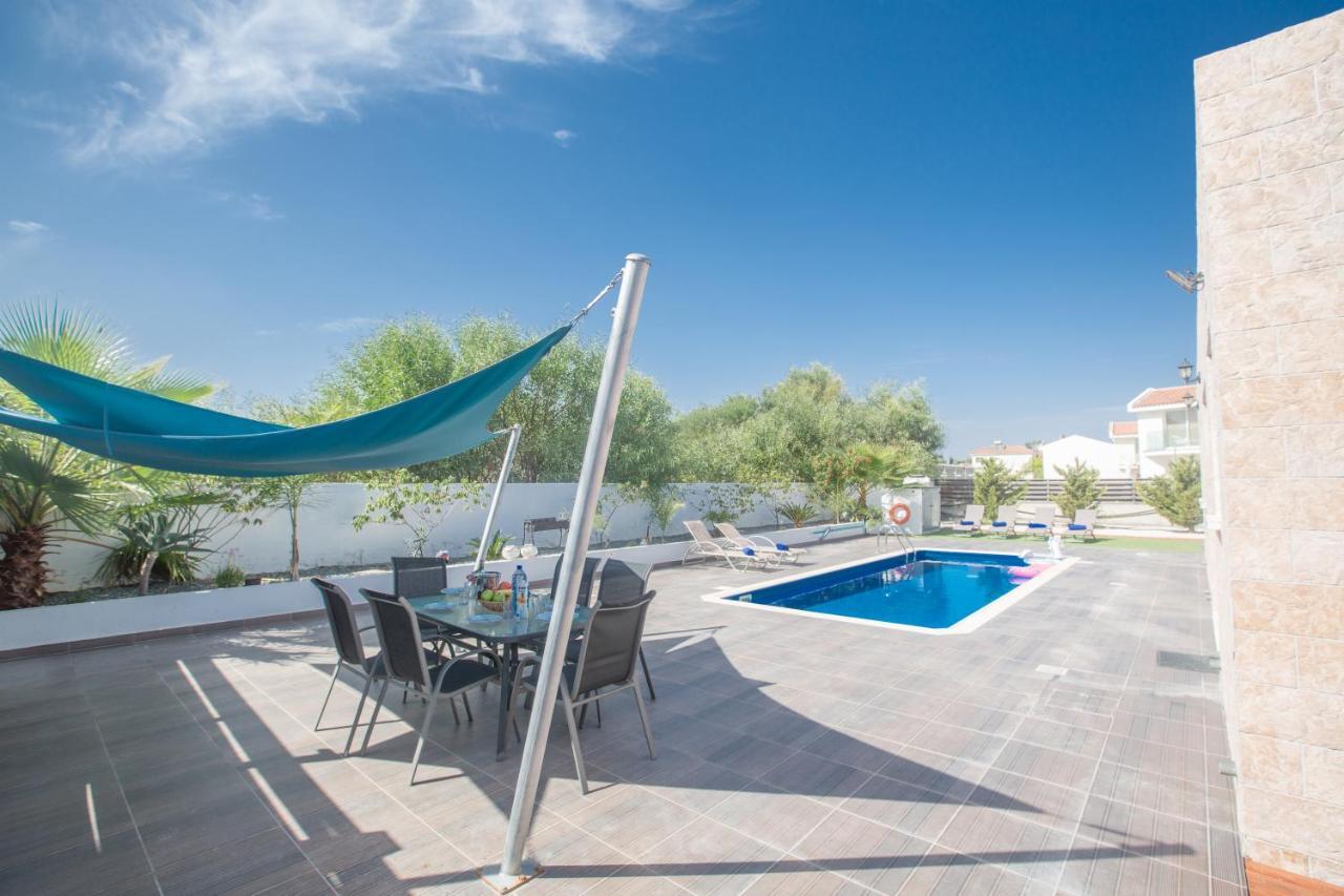 Broadway Villas Protaras Luaran gambar