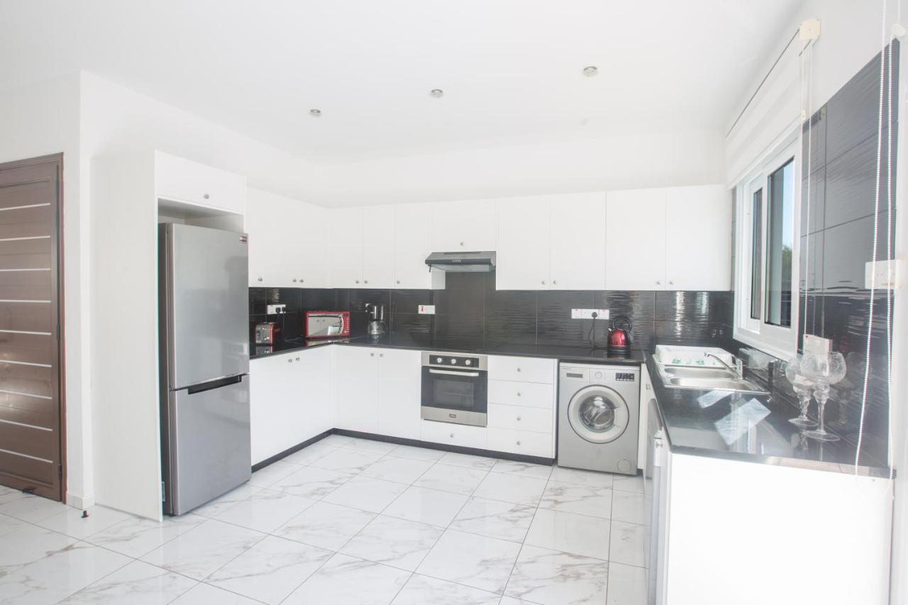 Broadway Villas Protaras Luaran gambar