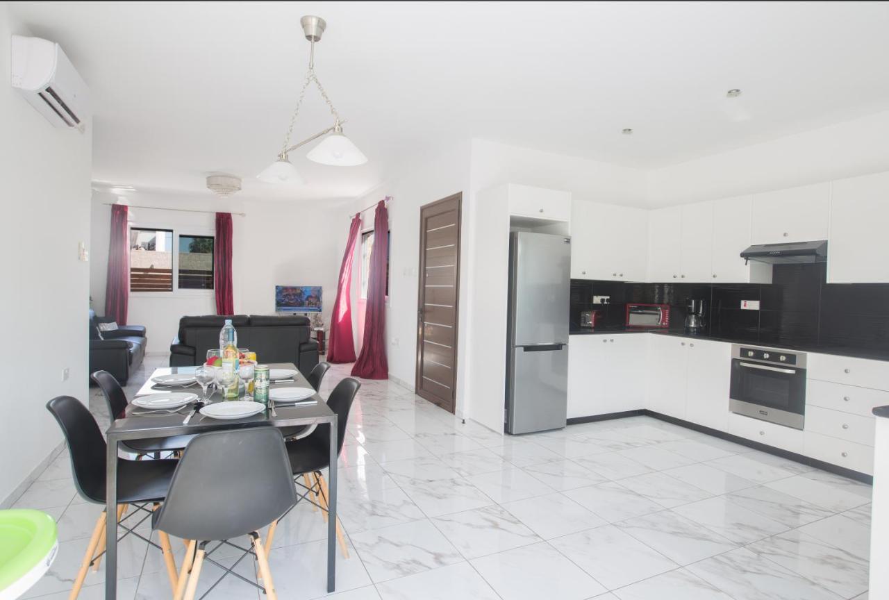 Broadway Villas Protaras Luaran gambar