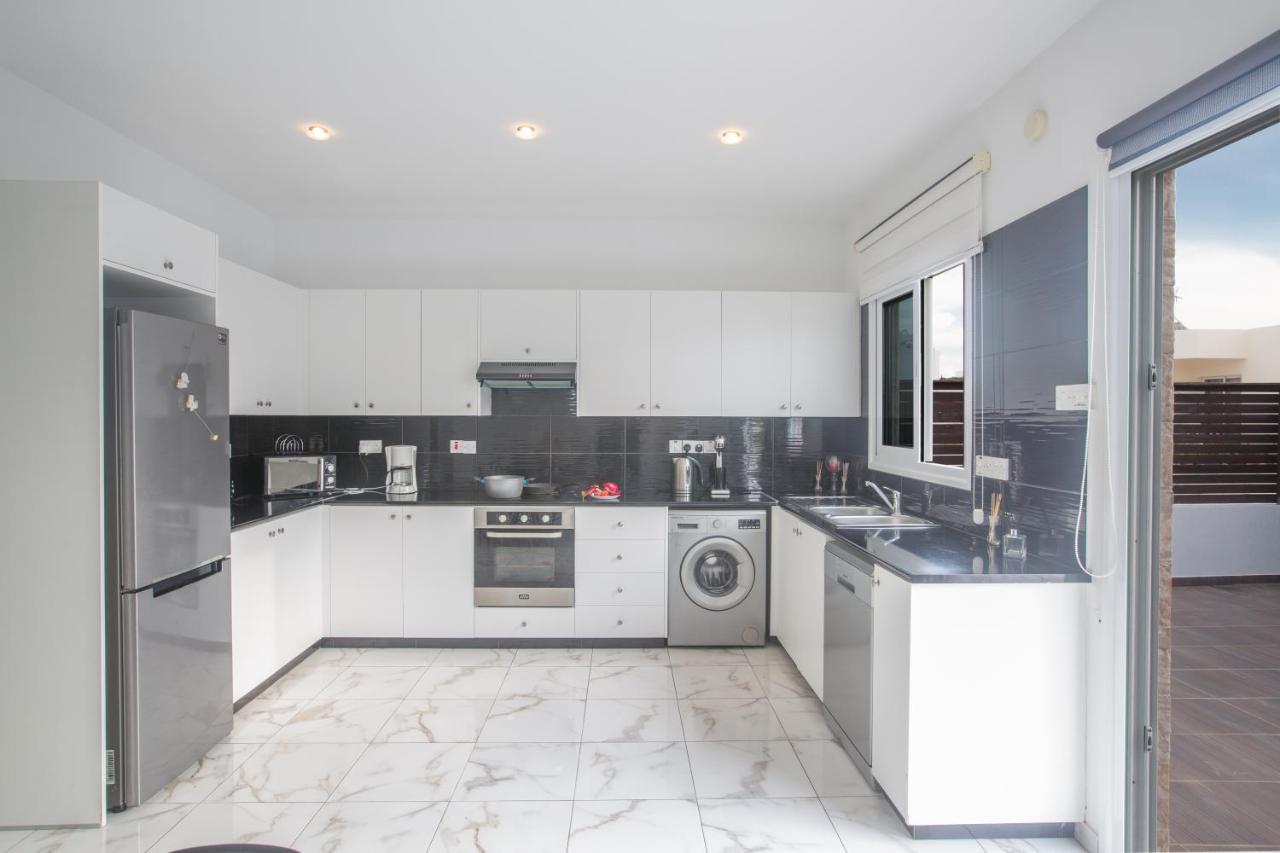 Broadway Villas Protaras Luaran gambar